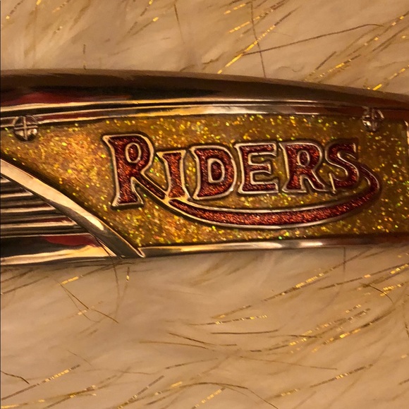 Riders silver buckle with a rhinestone affect - Picture 7 of 8